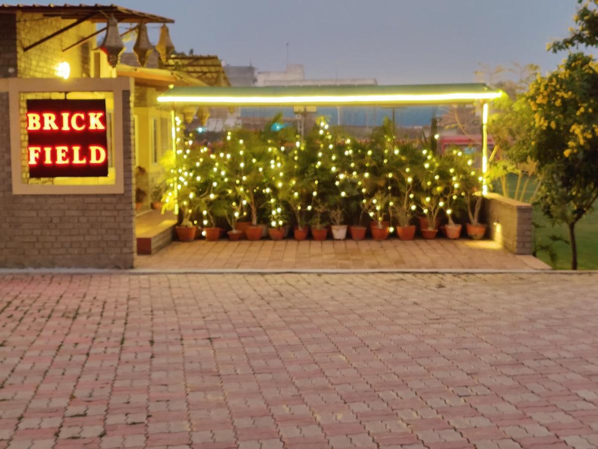 Hotel Brick Field à Bénarès Extérieur photo